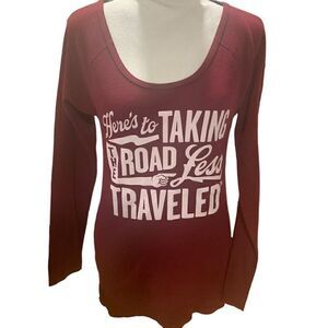 District‎ Thermal Graphic Top L/S Maroon “Road Less Traveled” Women Size Small
